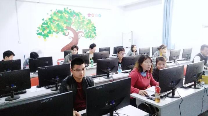 云和99元体验班开课啦,寻找想要高薪就业的你!