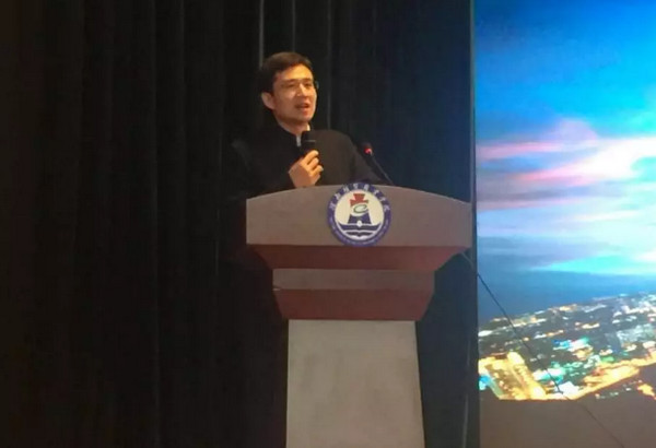 配图2 河南经贸职业学院计算机工程学院陈院长担任本次宣讲活动主持人 配图2 河南经贸职业学院计算机工程学院陈院长担任本次宣讲活动主持人